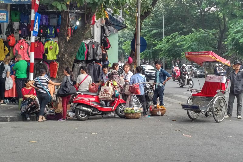 robbed in vietnam beware of street vendors
