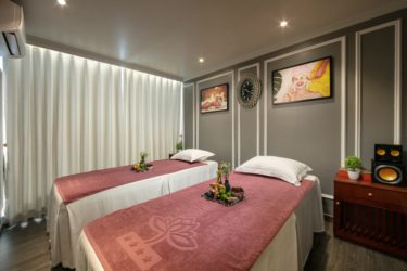 massage room at imperial hotel hanoi